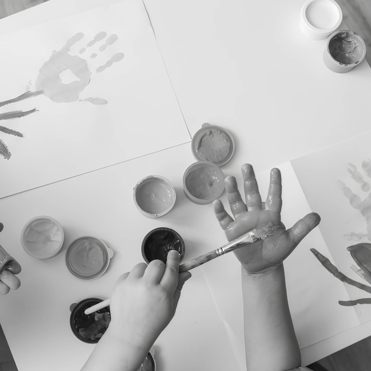 所沢と輪島の子どもたちが手形で絆を作る交流